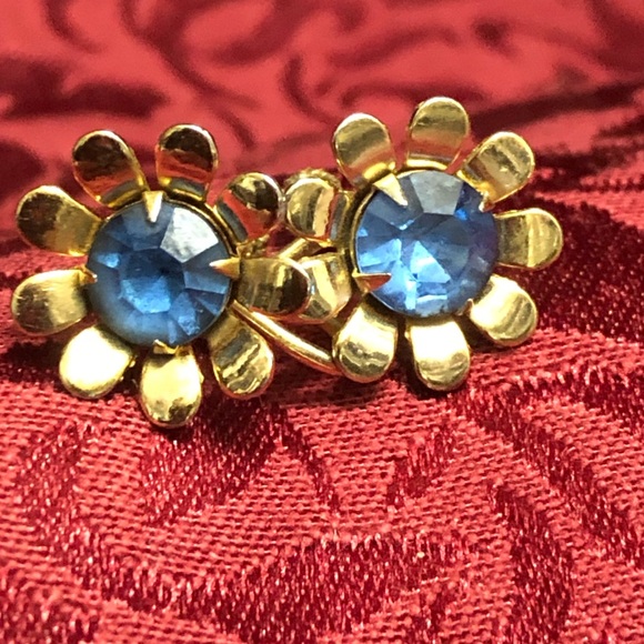 Set of Vintage 12kt GF earrings and brooch - Picture 3 of 9